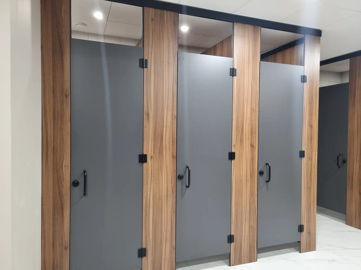 Сантехнические перегородки из HPL 12мм